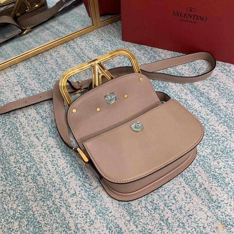 ☆超人気☆ヴァレンティノ ショルダーバッグ 偽物 VEE レザー クロスボディバッグ Vuj95323
