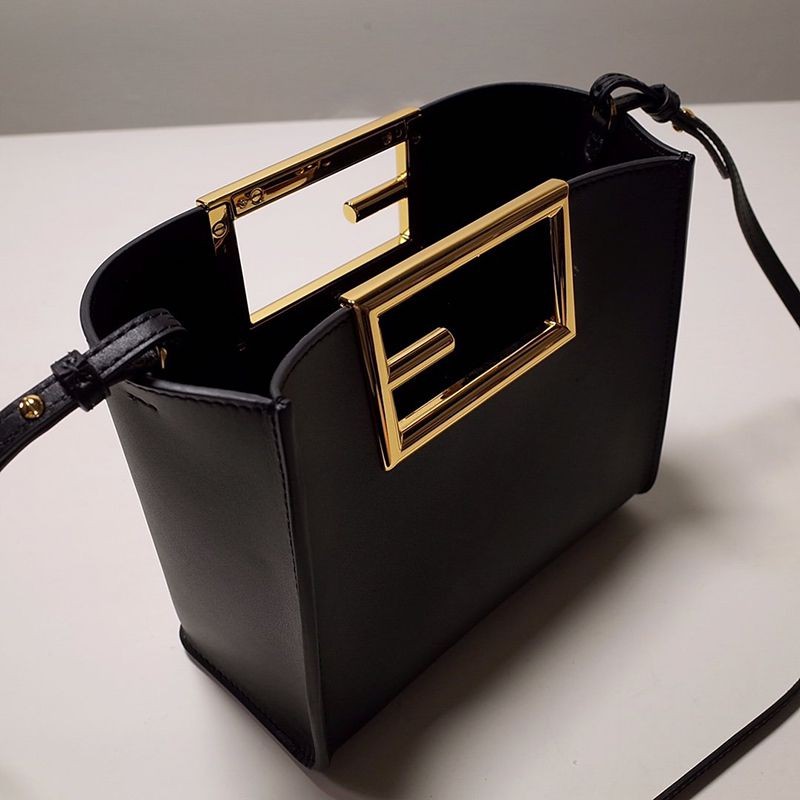 秋冬新作フェンディ ウェイ レザー バッグ 偽物 fep86505