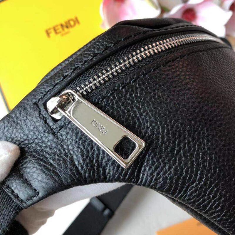★日本!!人気!フェンディ カーフレザー ベルトバッグ 偽物 feg92007
