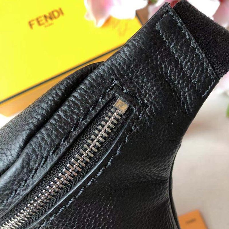 ★日本!!人気!フェンディ カーフレザー ベルトバッグ 偽物 feg92007