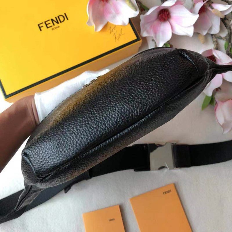 ★日本!!人気!フェンディ カーフレザー ベルトバッグ 偽物 feg92007