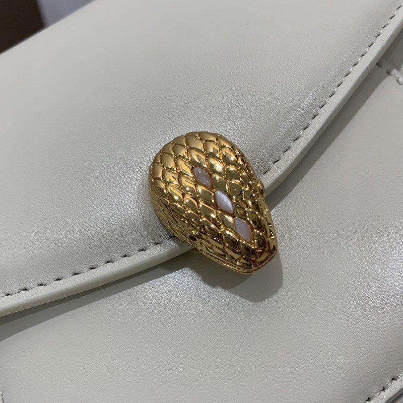 【ブルガリ】新色! SERPENTI FOREVER 白 ナッパ ハンドバッグ 偽物 Buj11725