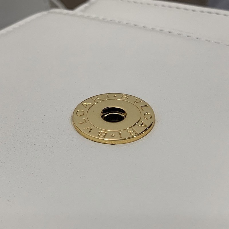 【ブルガリ】新色! SERPENTI FOREVER 白 ナッパ ハンドバッグ 偽物 Buj11725