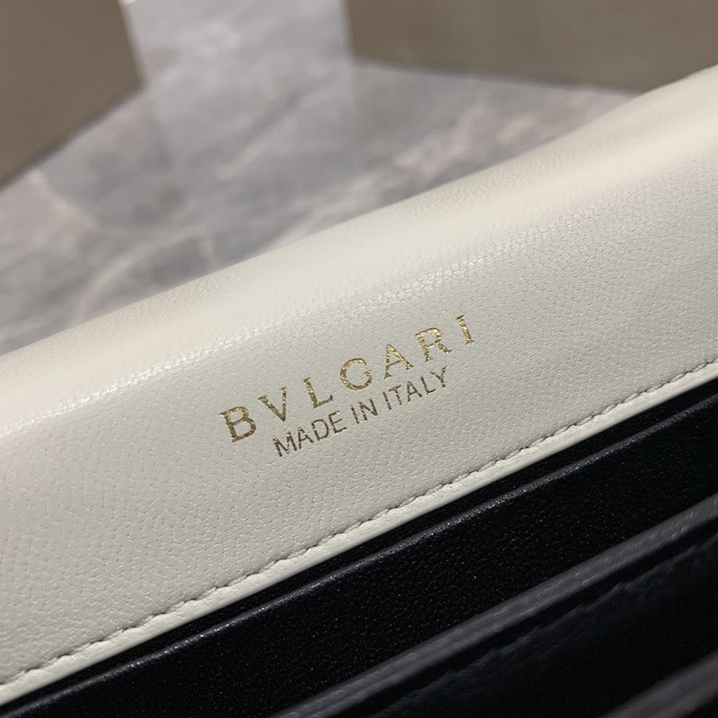 【ブルガリ】新色! SERPENTI FOREVER 白 ナッパ ハンドバッグ 偽物 Buj11725