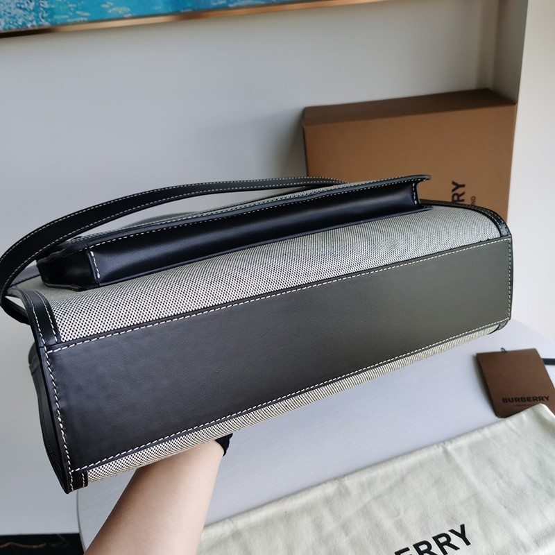 春もの新作バーバリー ショルダーバッグ コピー ミニ ツートン キャンバス&レザー ポケットバッグ Bal68896