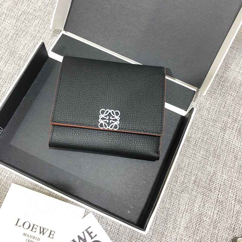 超希少!【ロエベ ウォレット 偽物】 アナグラム トリフォルド 6 cc ウォレット lot29737