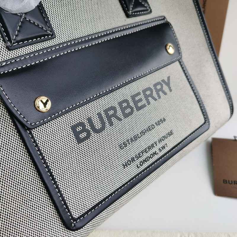 秋冬新作バーバリー トートバッグ コピー スモール SM NEW TOTE Bat07930