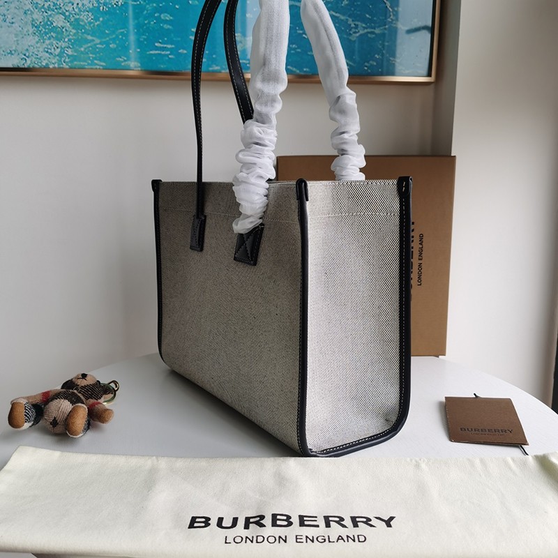 秋冬新作バーバリー トートバッグ コピー スモール SM NEW TOTE Bat07930