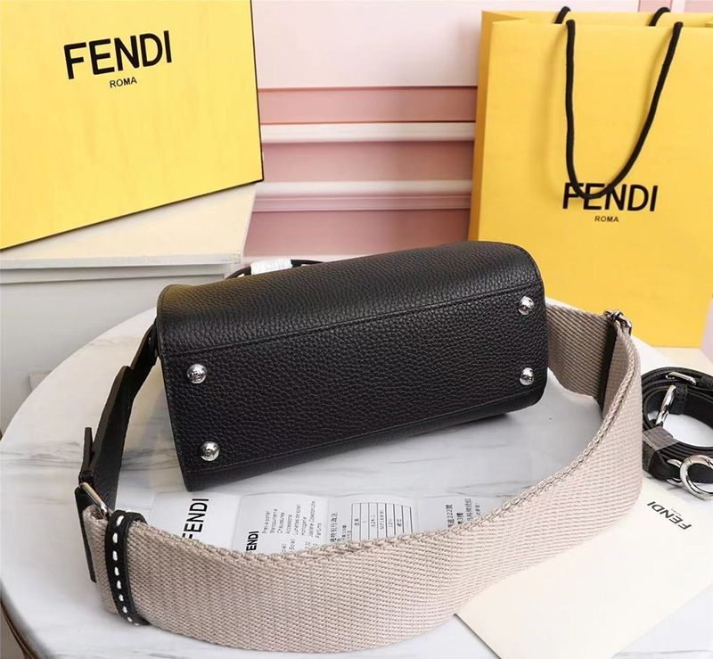 超希少!フェンディ ピーカブー コピー ミニ フルグレインレザー バッグ fea21252