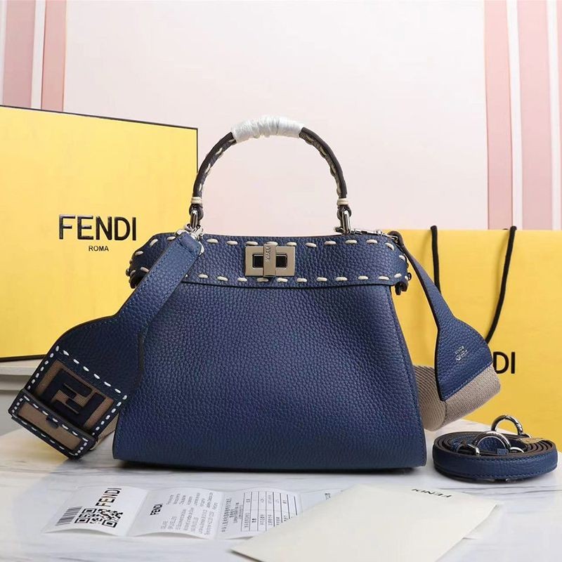 フェンディ 偽物 ピーカブー ミニ フルグレインレザー バッグ feq31832