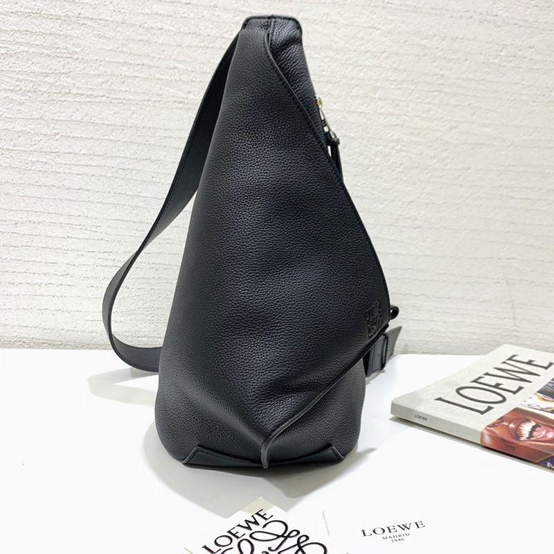 大人気!ロエベ ショルダーバッグ 偽物 アントン スリング Anton Sling カーフスキン loq24862