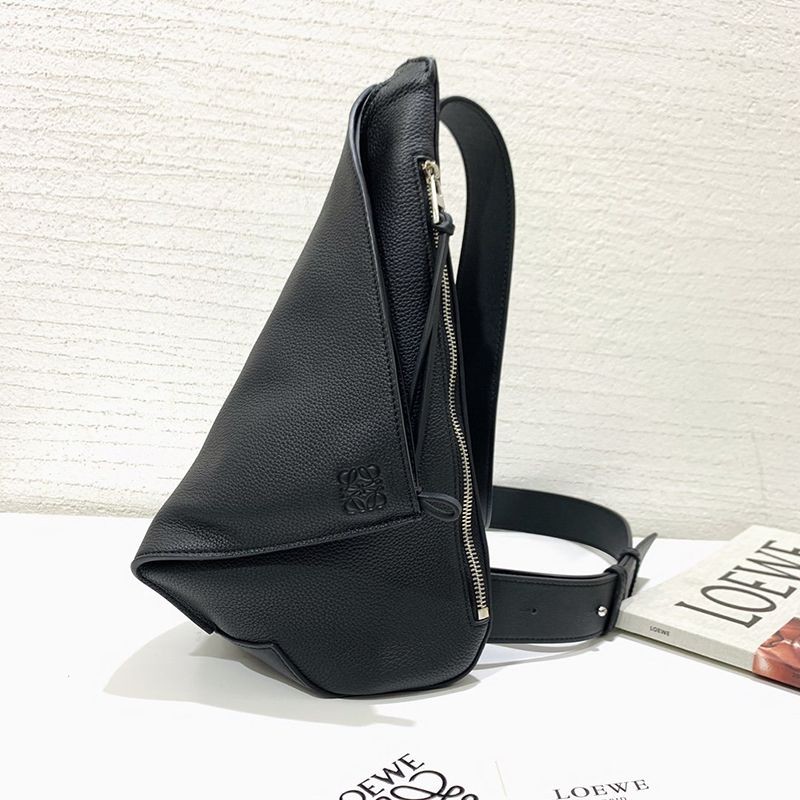 大人気!ロエベ ショルダーバッグ 偽物 アントン スリング Anton Sling カーフスキン loq24862