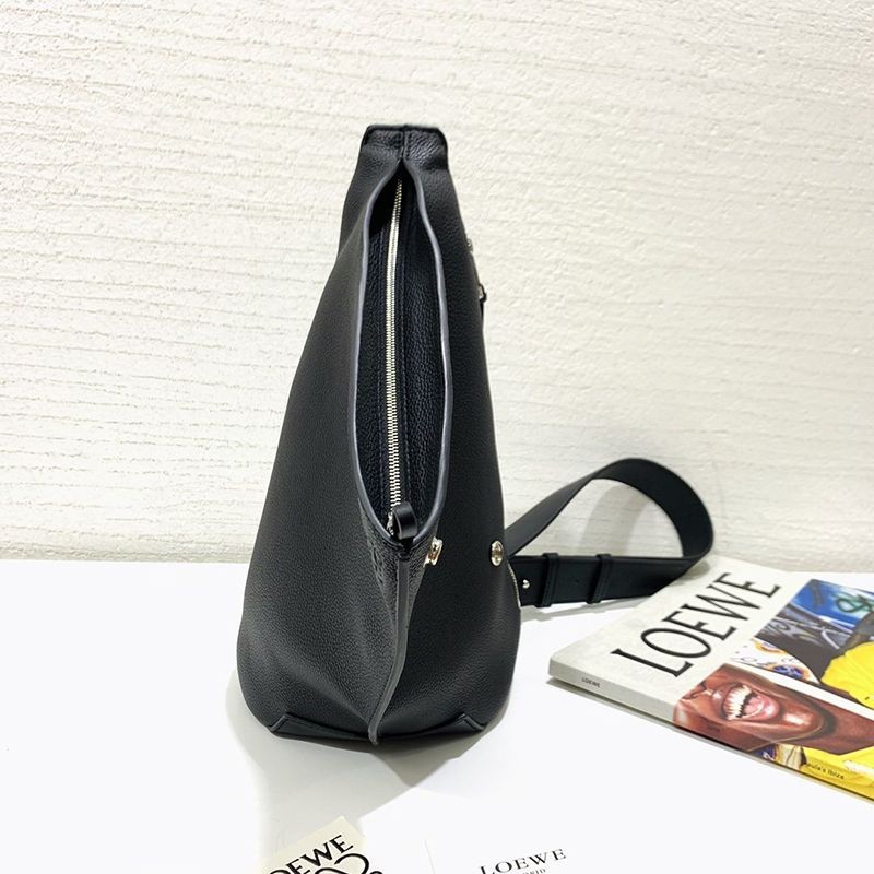 大人気!ロエベ ショルダーバッグ 偽物 アントン スリング Anton Sling カーフスキン loq24862