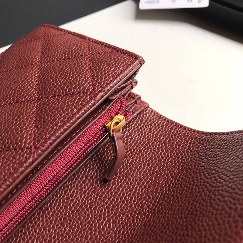 注目度抜群!シャネル 二折りカブセ長財布 偽物 キャビア shn77727