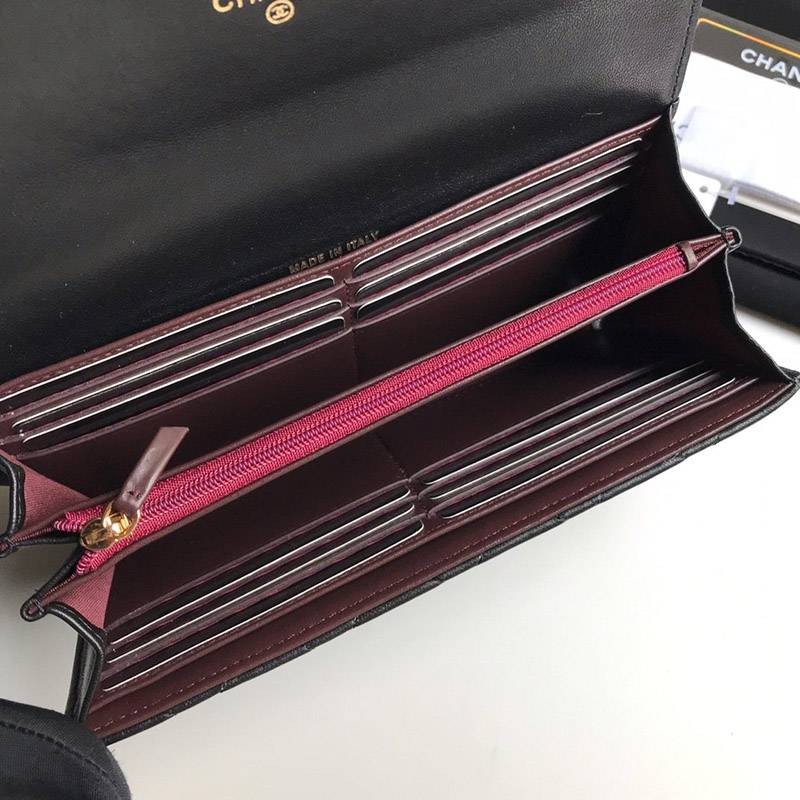 大人気!シャネル 二折りカブセ長財布 マトラッセ 偽物 shw23204