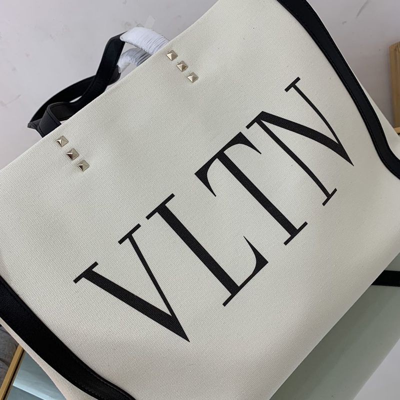 ★日本!!人気!ヴァレンティノ トートバッグ コピー ショッピングバッグ NEON VLTN キャンバス ミディアム Vua11801
