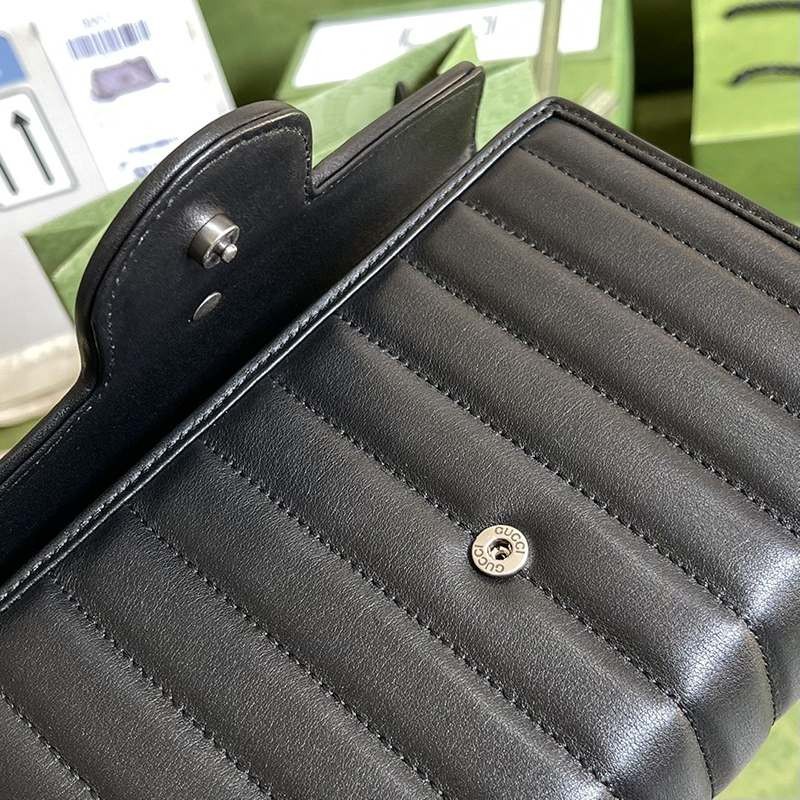 超希少!グッチ GGマーモントマテラセミニバッグ コピー guq74963