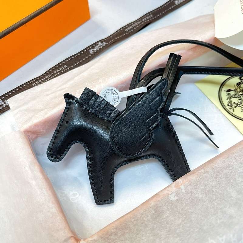 エルメス ロデオ ペガサス PM チャーム コピー ソーブラック H083010CAAO