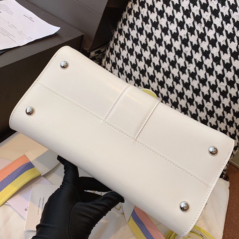 デルボー ブリヨン MM Ivoryステッチ コピー ミディアムハンドバッグ Ded72803