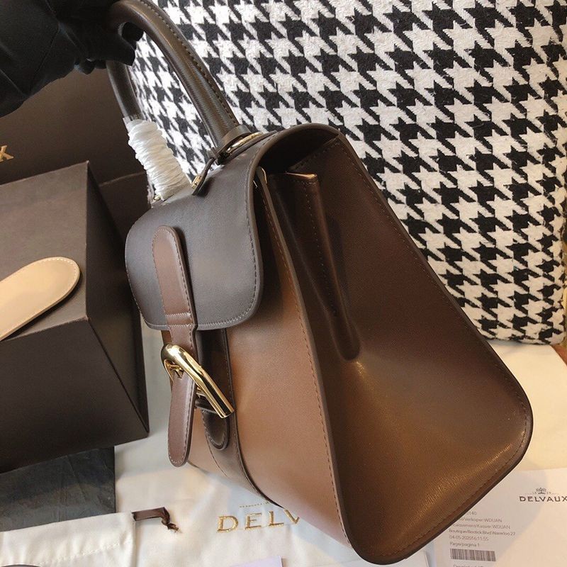 ★日本!!人気!【デルボー ハンドバッグ 偽物】ブリヨン Ivoryステッチ ミディアムハンドバッグ Der39858