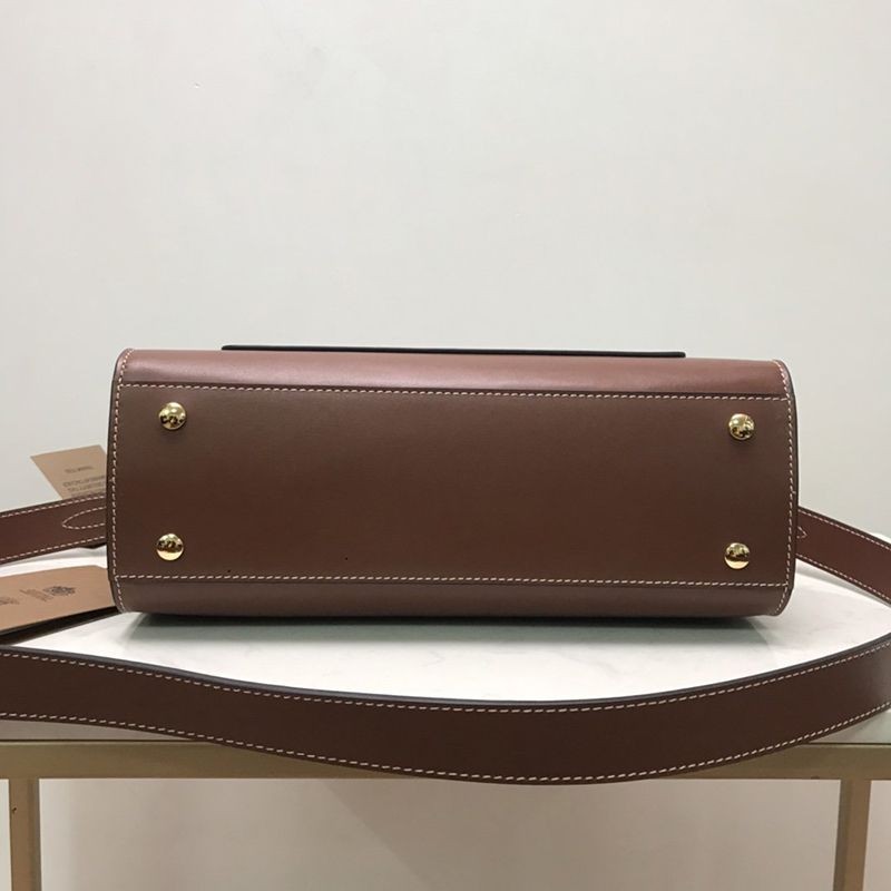 ★日本!!人気!バーバリー 偽物 スモール トップステッチレザー ポケットトート 80367451
