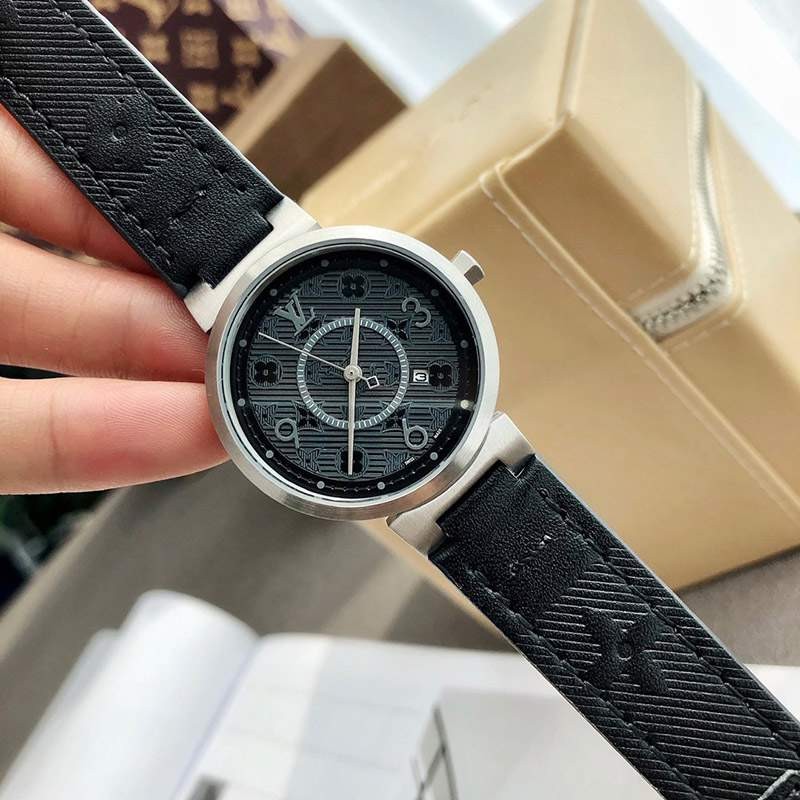 大人気!!新色 ルイヴィトン 時計 コピー タンブール ストリート ダイバー 36mm vuf03213