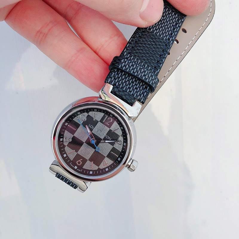 入手困難品!ルイヴィトン 時計 タンブール ストリート ダイバー 33mm vuf99901