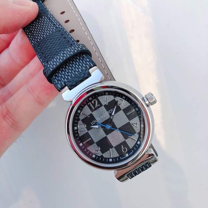 入手困難品!ルイヴィトン 時計 タンブール ストリート ダイバー 33mm vuf99901