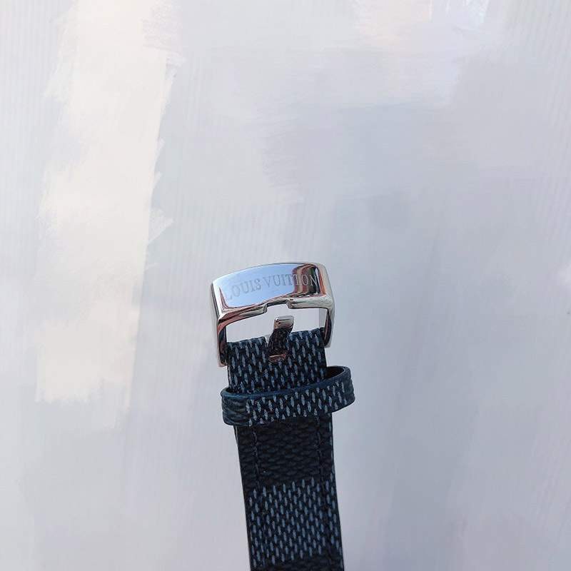 入手困難品!ルイヴィトン 時計 タンブール ストリート ダイバー 33mm vuf99901
