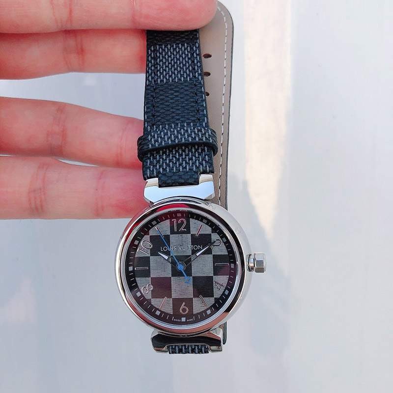 入手困難品!ルイヴィトン 時計 タンブール ストリート ダイバー 33mm vuf99901