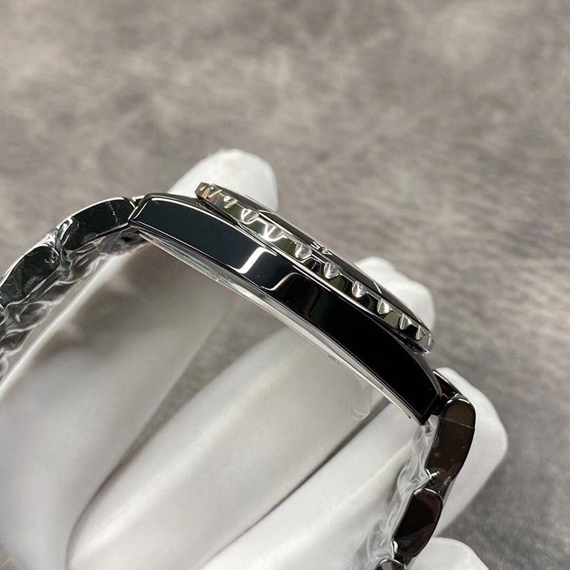 希少色シャネル J12 偽物 38 shy31546