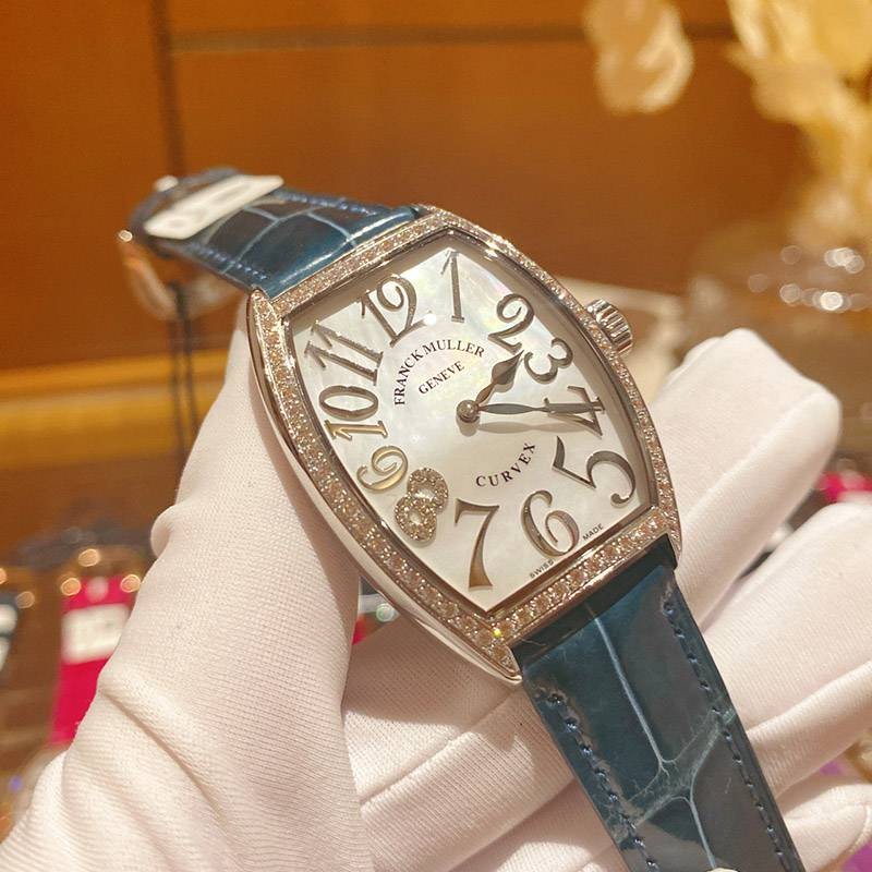 超人気 フランク・ミュラー トノーカーベックス スーパーコピー frm95125