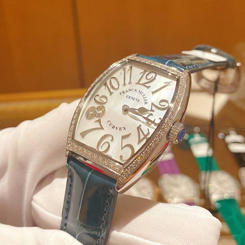 超人気 フランク・ミュラー トノーカーベックス スーパーコピー frm95125