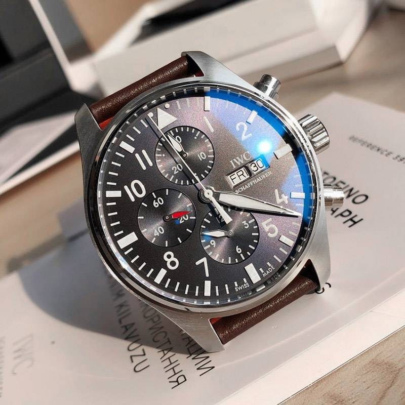 IWC 偽物 パイロットウォッチクロノグラフ レーシング iwg74018