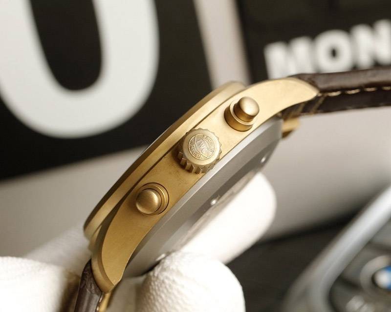 新作IWC パイロットウォッチクロノ 偽物 オートマティック スピットファイア iwm60520