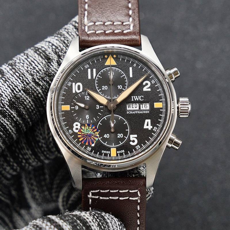 IWC パイロットウォッチ 偽物 クロノ オートマティック スピットファイア iwf14016