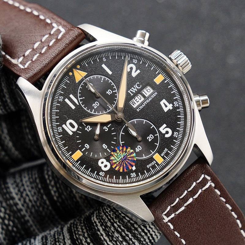 IWC パイロットウォッチ 偽物 クロノ オートマティック スピットファイア iwf14016
