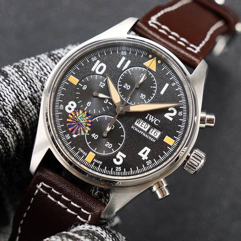 IWC パイロットウォッチ 偽物 クロノ オートマティック スピットファイア iwf14016