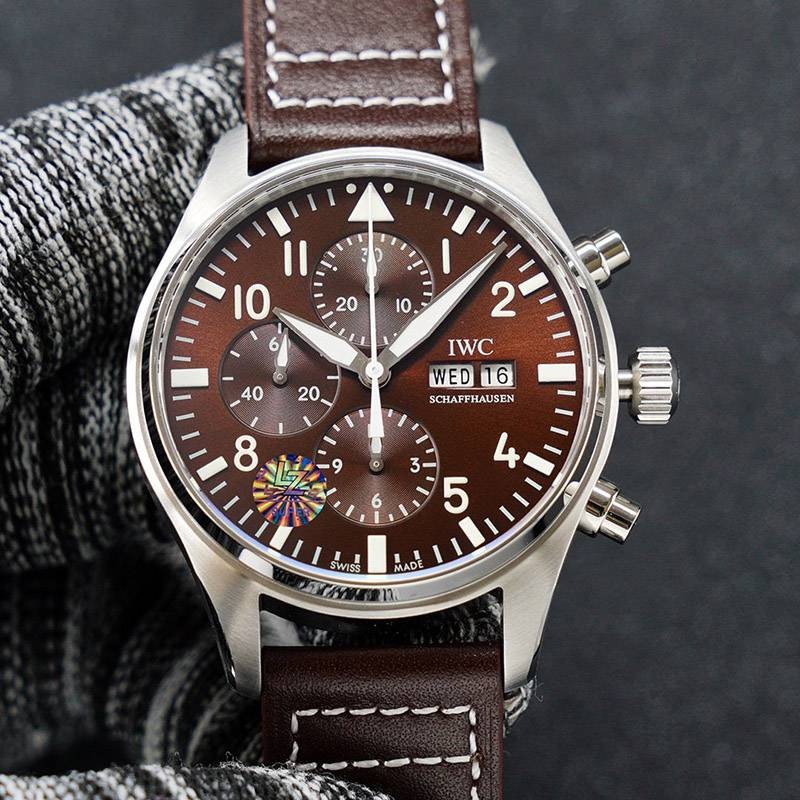 IWC パイロットウォッチ 偽物 クロノ オートマティック スピットファイア iwf14016
