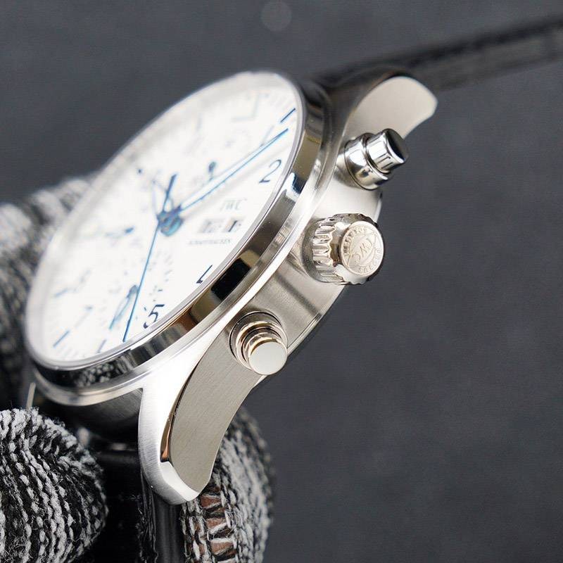 IWC パイロットウォッチ 偽物 クロノ オートマティック スピットファイア iwf14016
