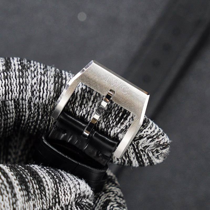 IWC パイロットウォッチ 偽物 クロノ オートマティック スピットファイア iwf14016