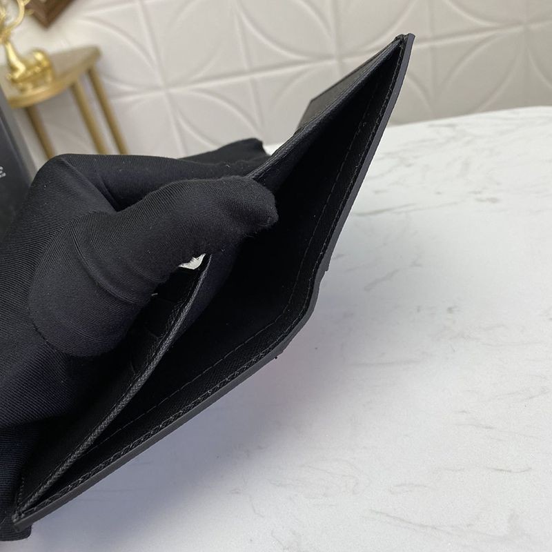 プラダ 財布 スーパーコピー 二つ折り 折り財布 札入れ puw96392