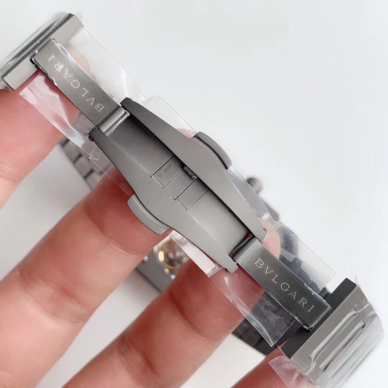 セール ♪ブルガリ 偽物 時計 オクト ローマ 41mm Octo Roma Bum21422