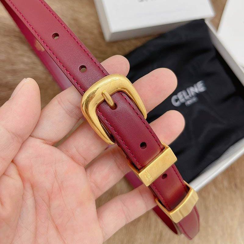 大人気!セリーヌ スモール トリオンフバックル ベルト 偽物 Cez36978