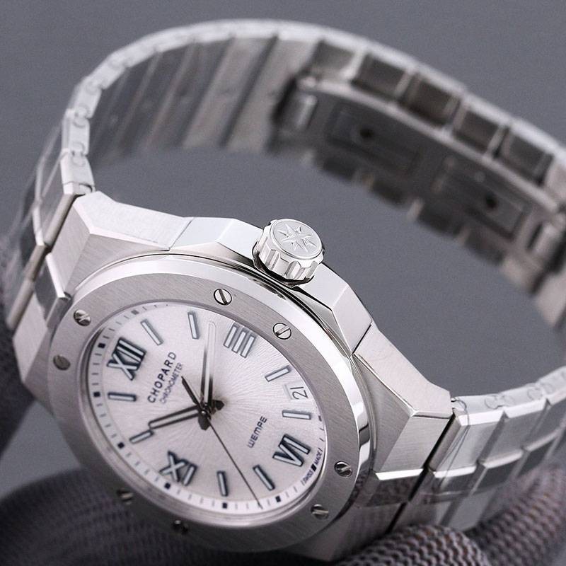ショパール 偽物 アルパイン イーグル 41 MM 3色 sho01104