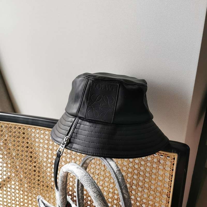 お洒落に♪<ロエベ キャップ 偽物>ロエベ バケットハット フィッシャーマン レザー loo26350