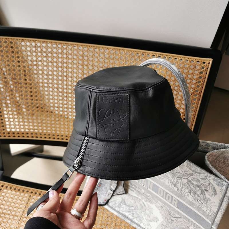 お洒落に♪<ロエベ キャップ 偽物>ロエベ バケットハット フィッシャーマン レザー loo26350