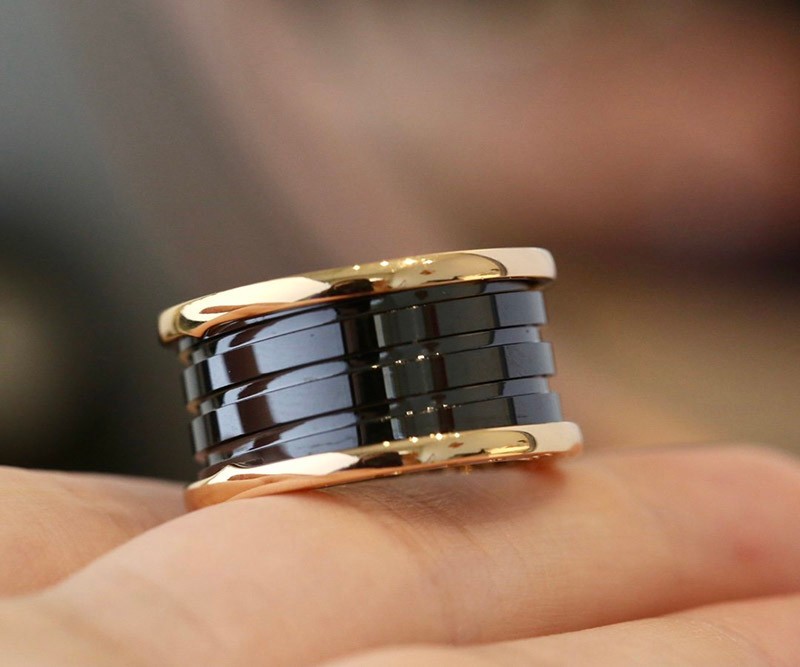 大人気!! 高品質♪♪♪ブルガリ B.ZERO1 18Kゴールド 1バンドリング 偽物 But37151