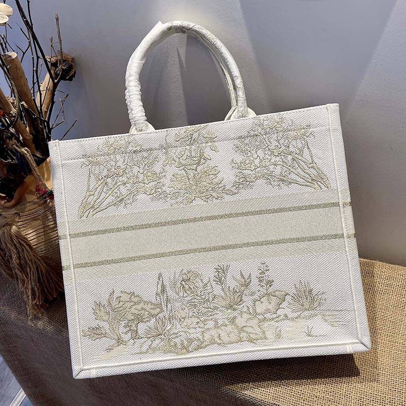 可愛いディオール ブックトートバッグ 偽物✦ゴールドスター刺繍ロゴ 2サイズ dev96641