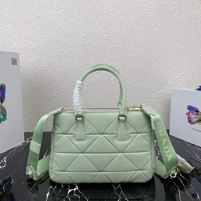大人気!!新色 プラダ ショルダーバッグ 激安 【追跡付】 puq87786